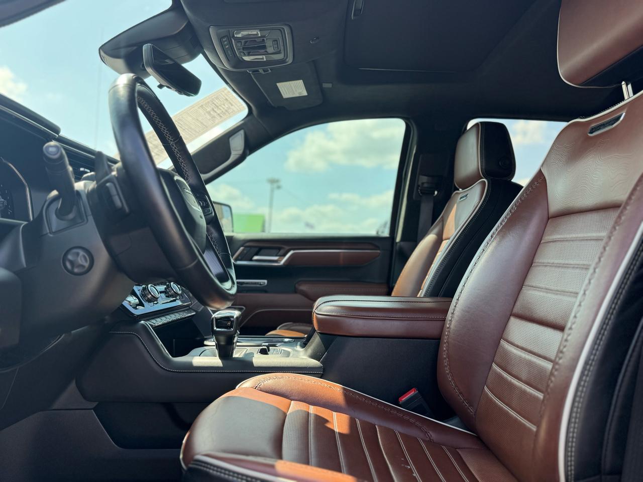 GMC Sierra 1500 Denali Ultimate Crew Cab 4WD 2024