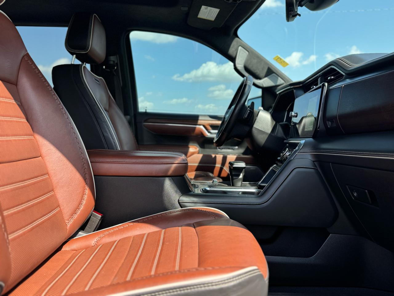 GMC Sierra 1500 Denali Ultimate Crew Cab 4WD 2024