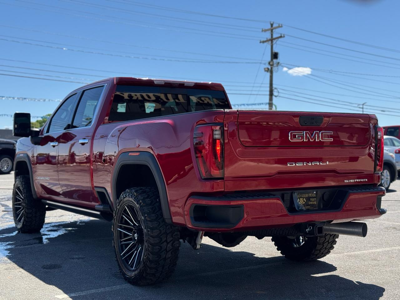 GMC Sierra 2500HD Denali Crew Cab 4WD SB 2024