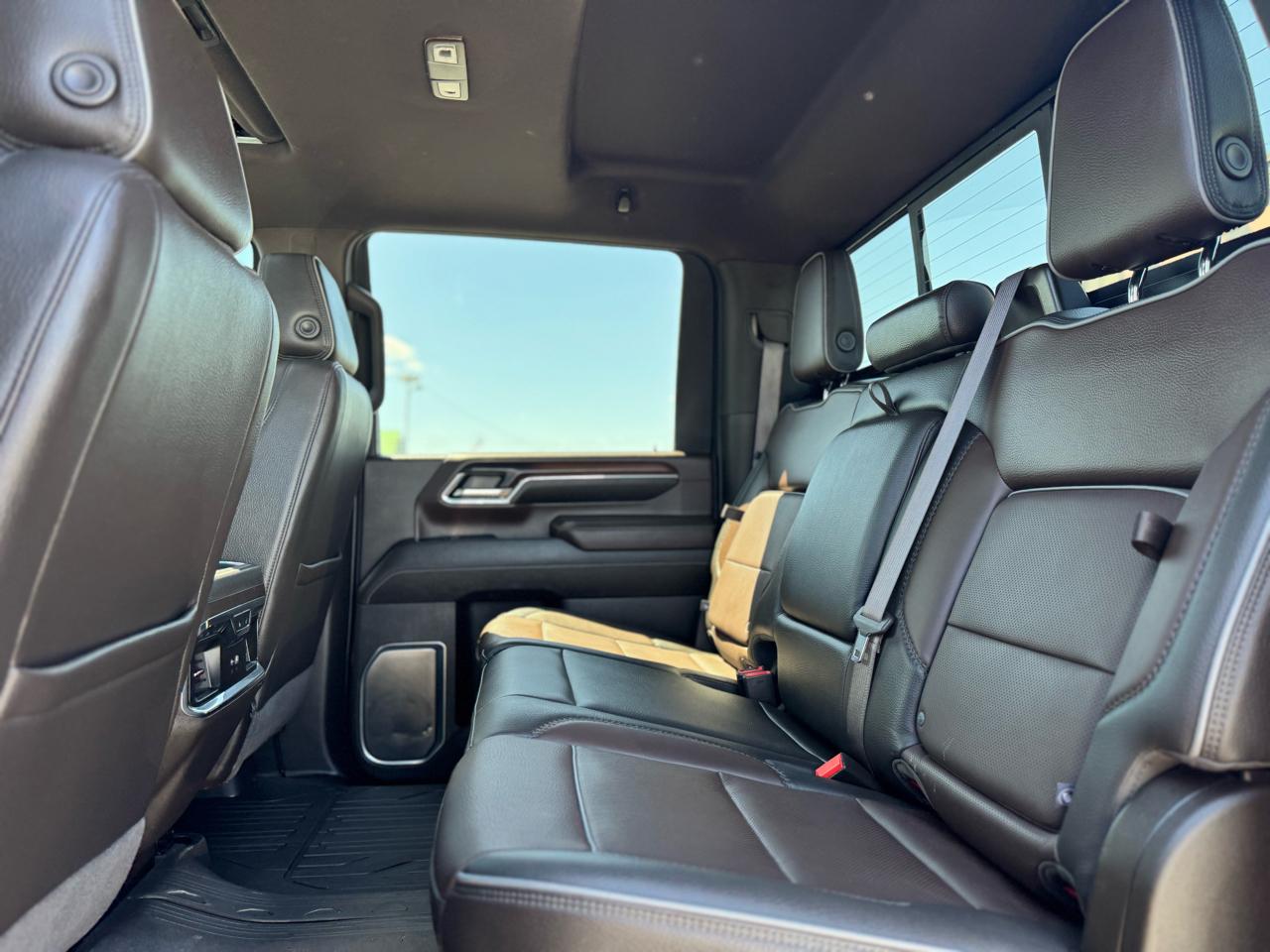 GMC Sierra 2500HD Denali Crew Cab 4WD SB 2024