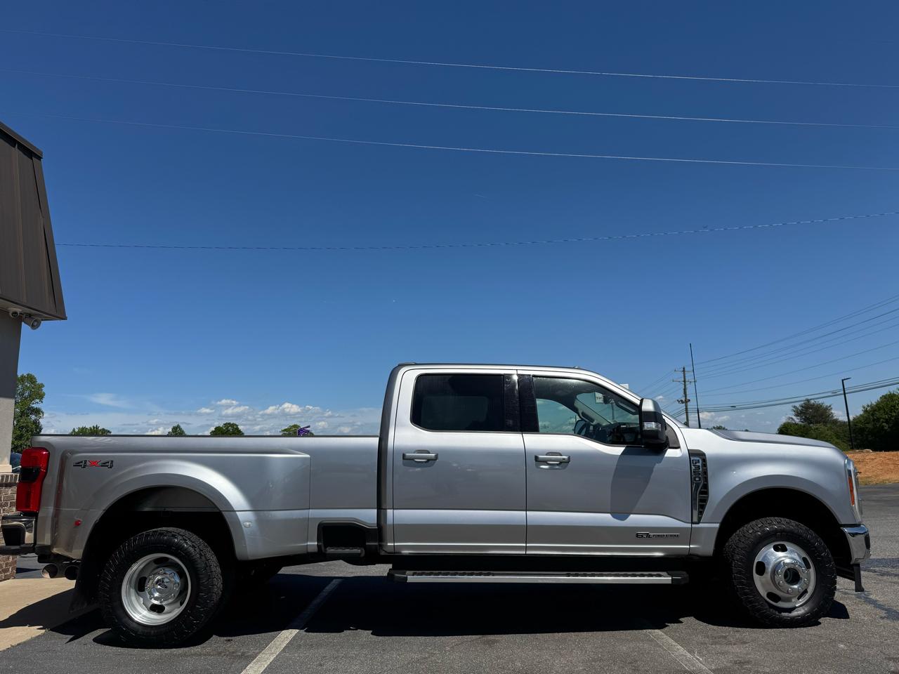Ford F-350 SD Lariat 2023