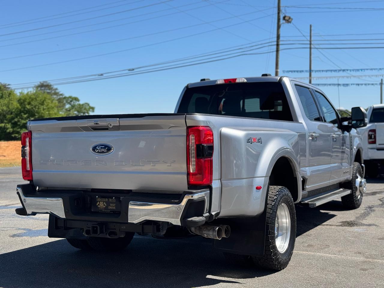 Ford F-350 SD Lariat 2023