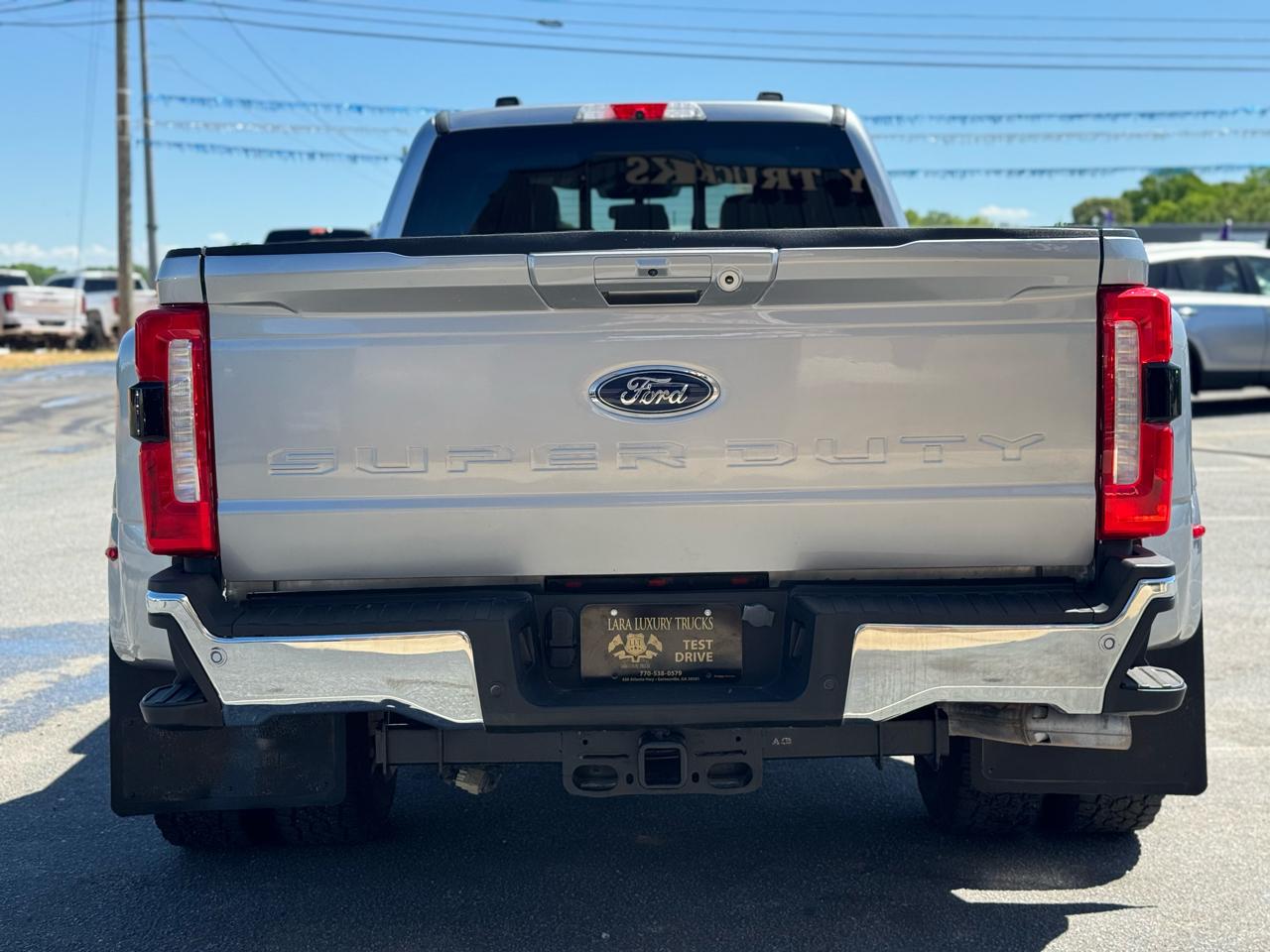 Ford F-350 SD Lariat 2023