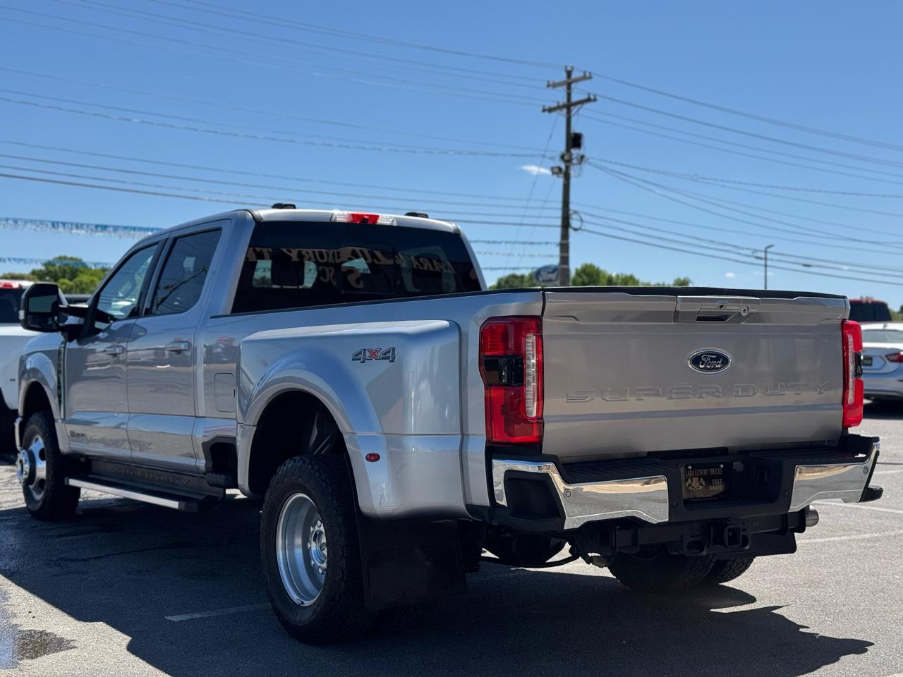 Ford F-350 SD Lariat 2023