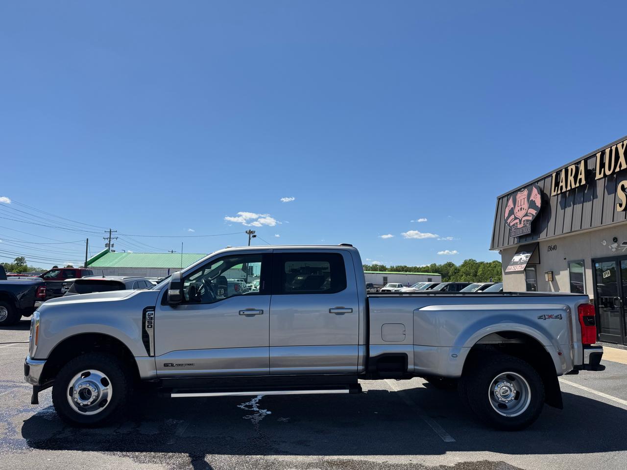 Ford F-350 SD Lariat 2023