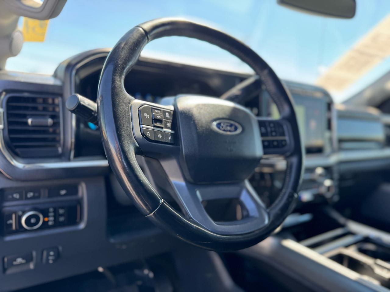 Ford F-350 SD Lariat 2023