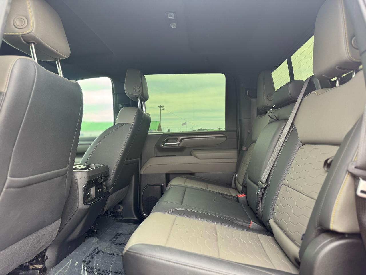 Chevrolet Silverado 2500HD Work Truck Ext. Cab 4WD 2025