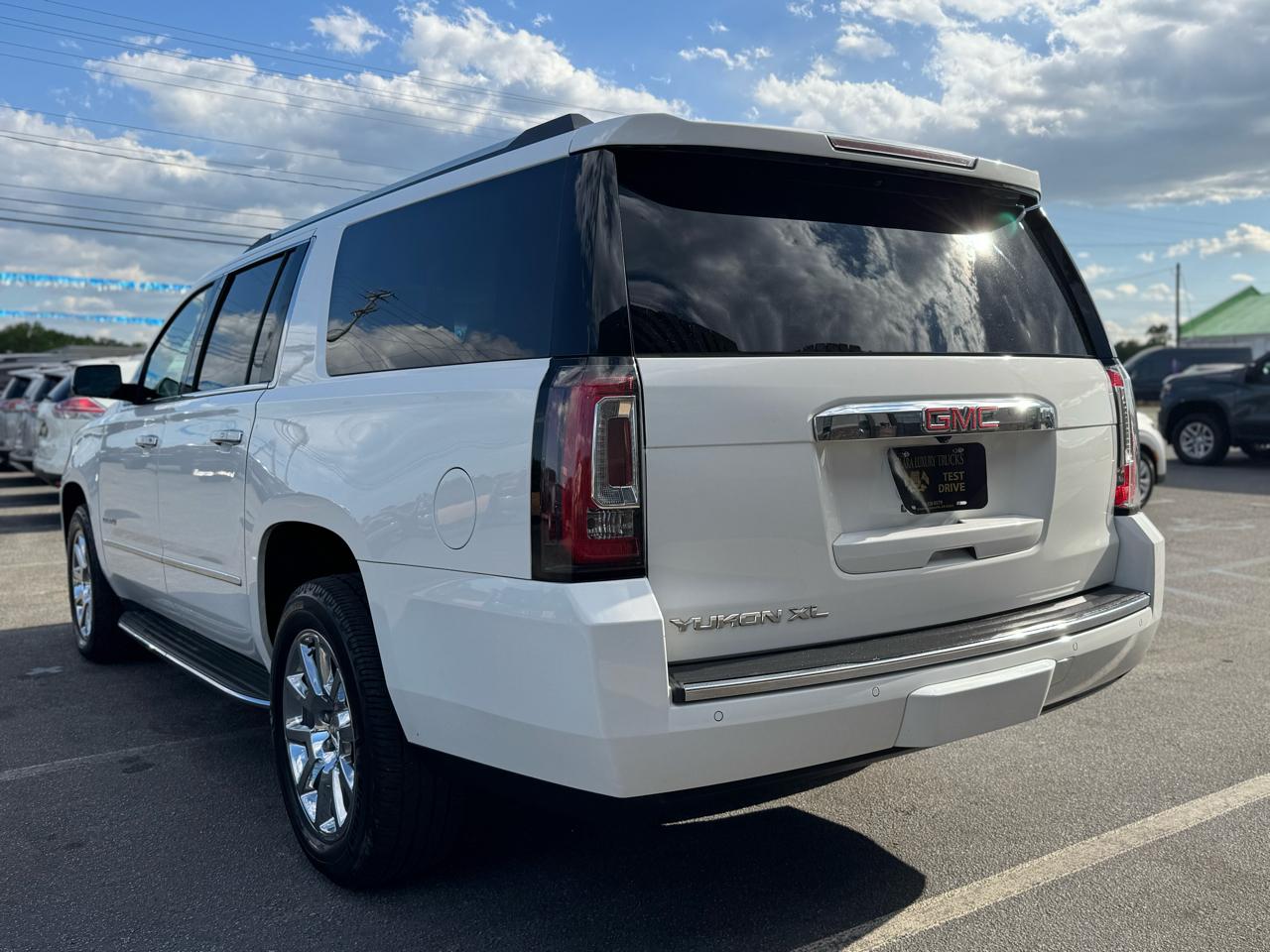 GMC Yukon Denali XL 4WD 2015