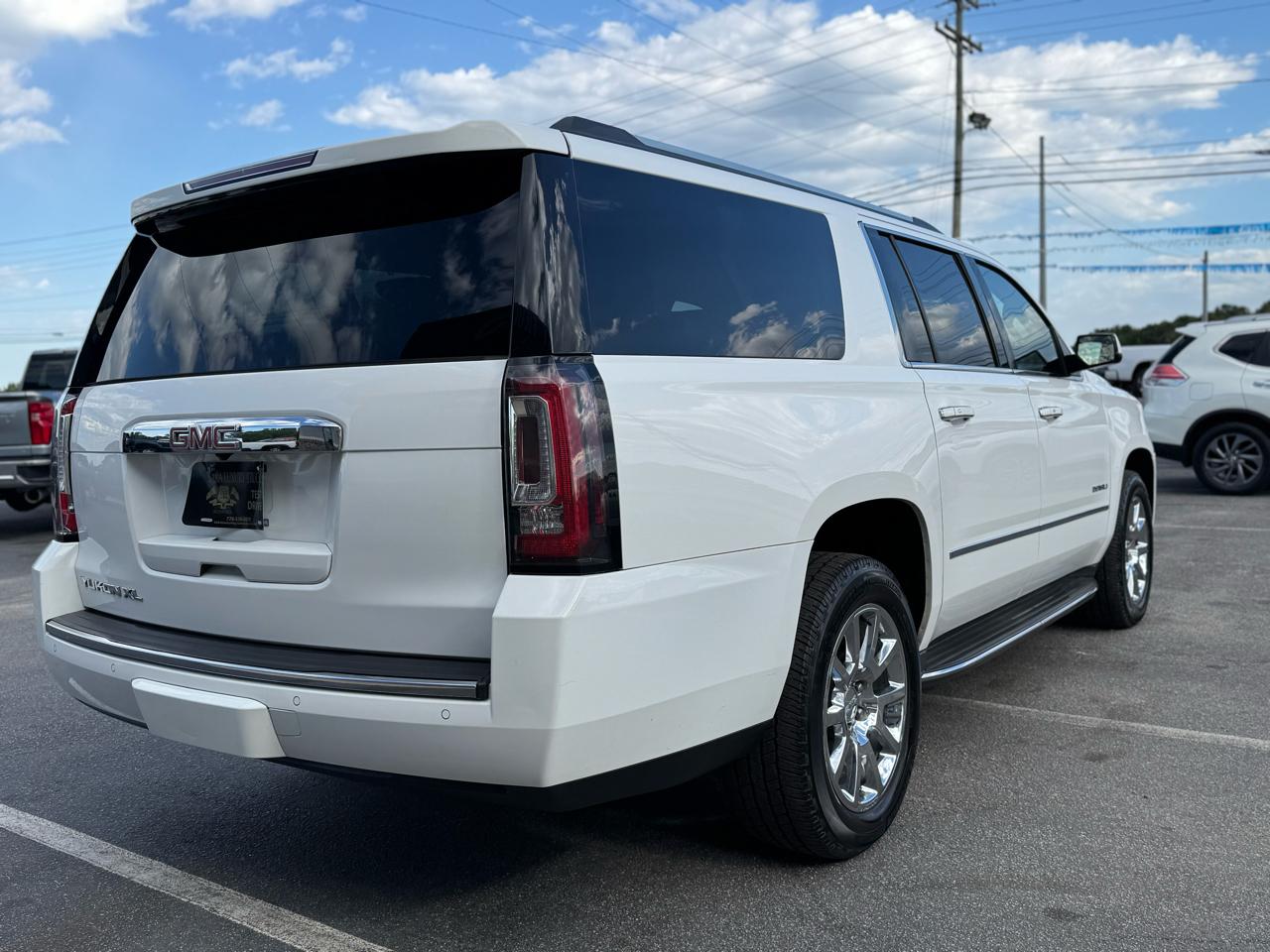 GMC Yukon Denali XL 4WD 2015