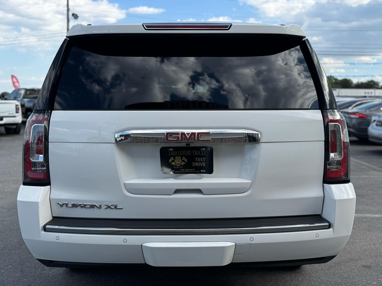 GMC Yukon Denali XL 4WD 2015