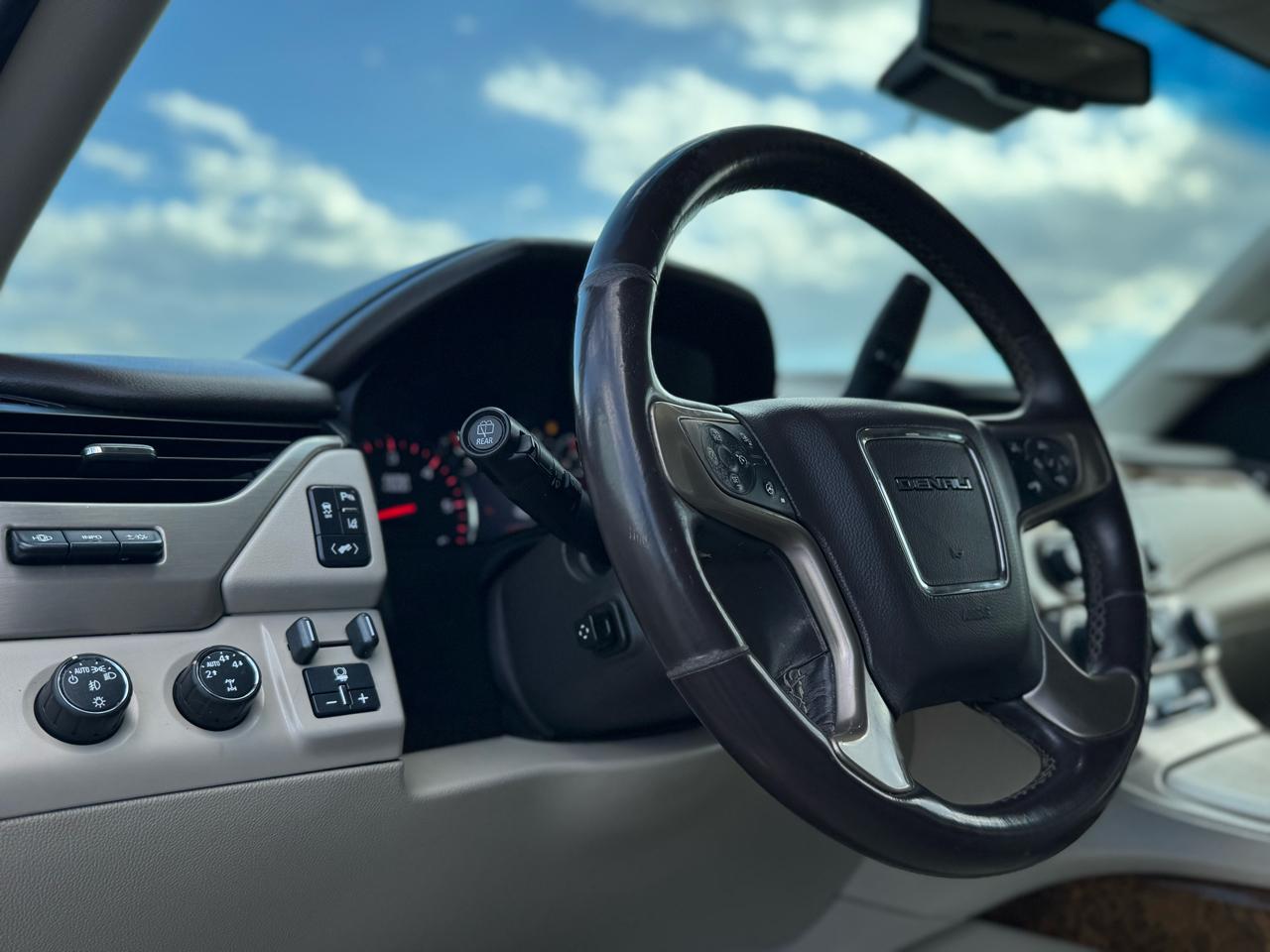 GMC Yukon Denali XL 4WD 2015