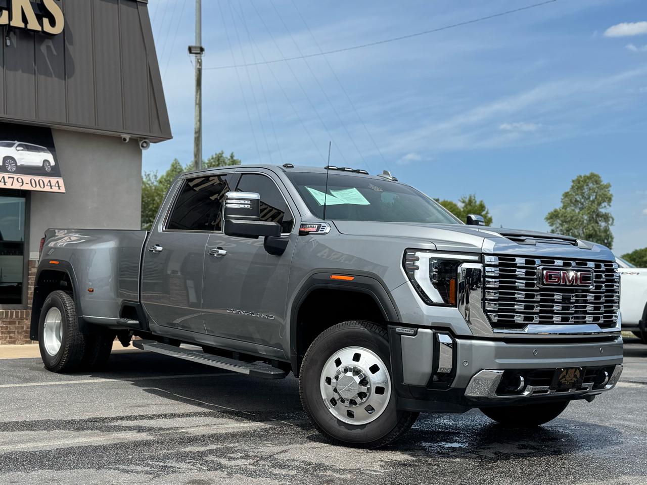 GMC Sierra 3500HD Denali Crew Cab Long Box 4WD 2025