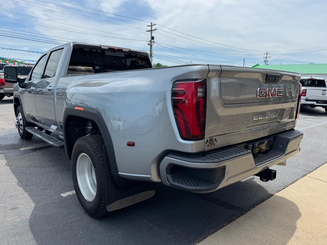 GMC Sierra 3500HD Denali Crew Cab Long Box 4WD 2025
