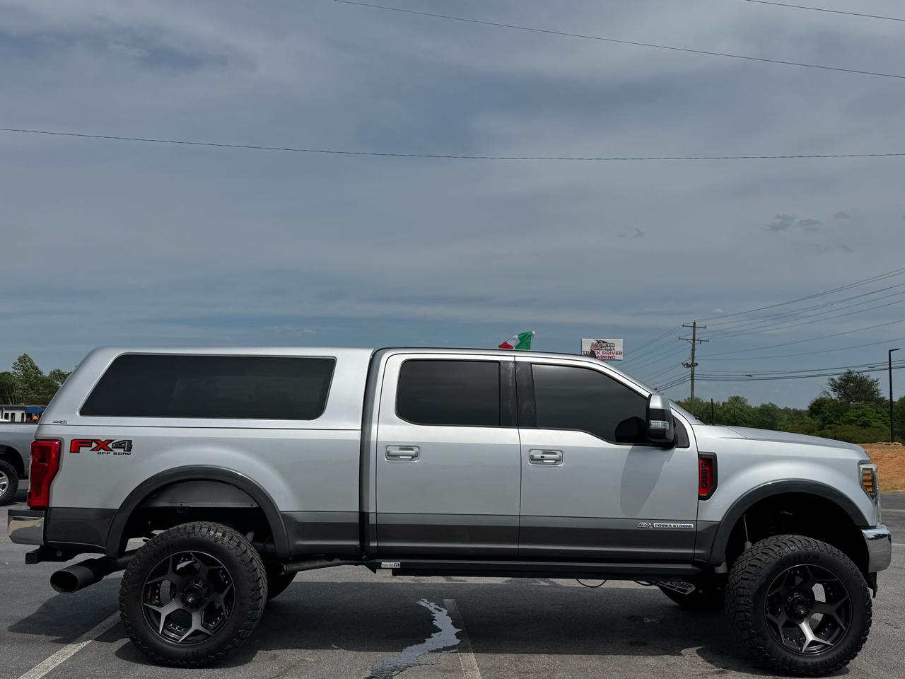 Ford F-250 SD Lariat Crew Cab 4WD 2019
