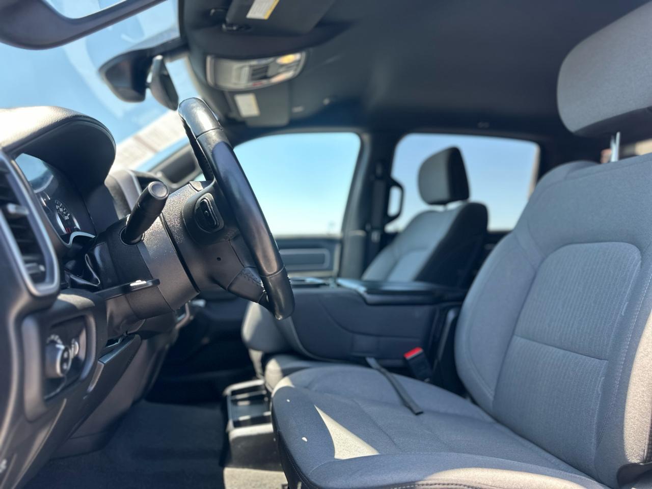 RAM 1500 Big Horn Crew Cab SWB 4WD 2023