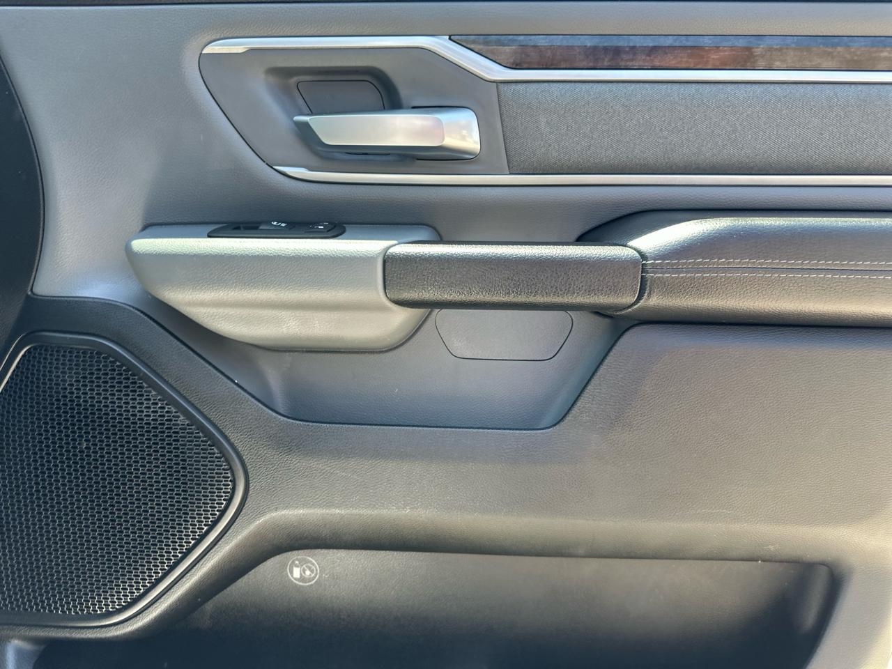 RAM 1500 Big Horn Crew Cab SWB 4WD 2023