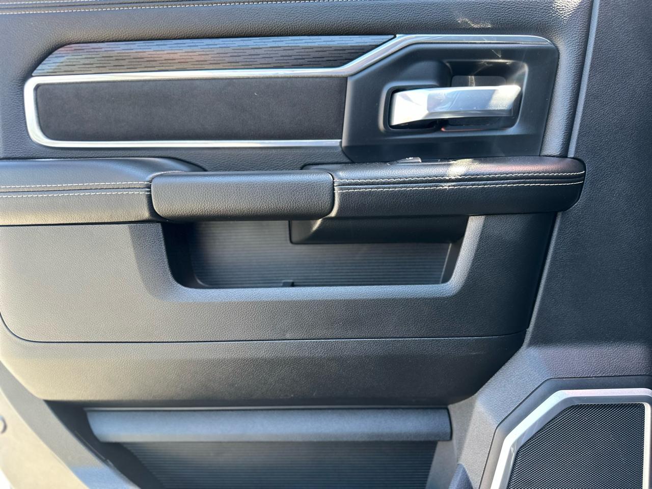 RAM 3500 Laramie Crew Cab SWB 4WD 2024