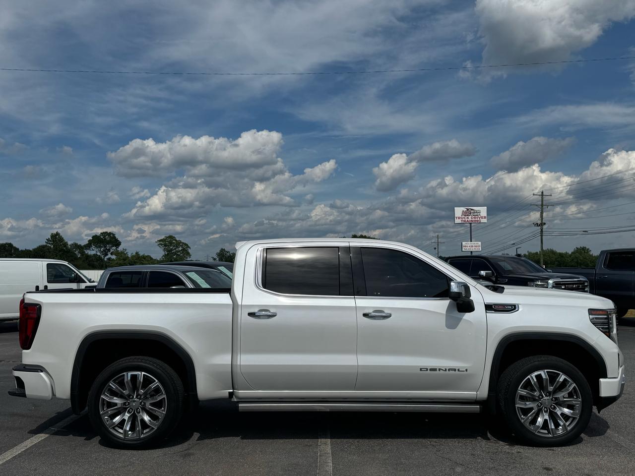 GMC Sierra 1500 Denali Crew Cab Short Box 4WD 2024