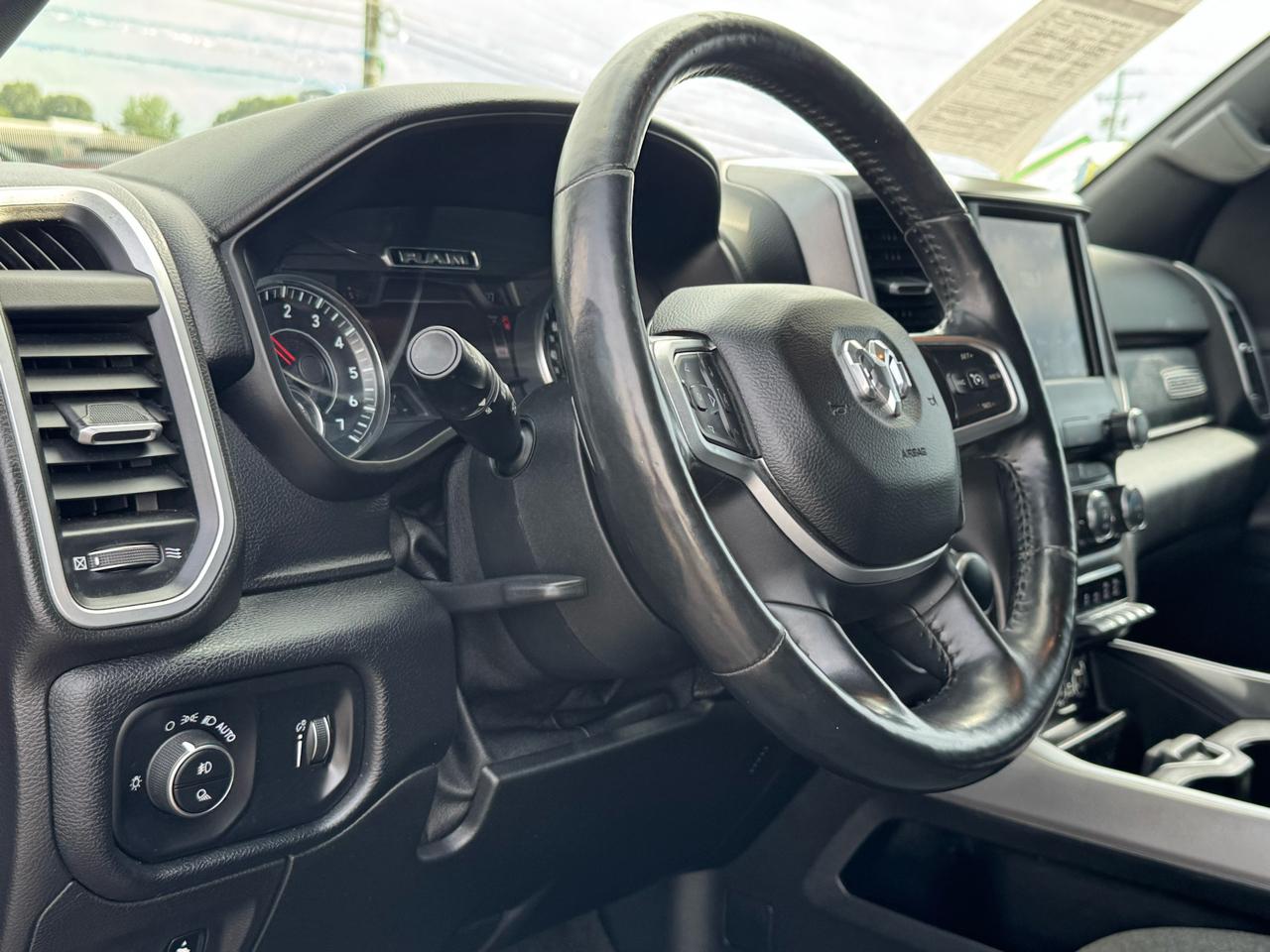 RAM 1500 Big Horn Crew Cab SWB 4WD 2020