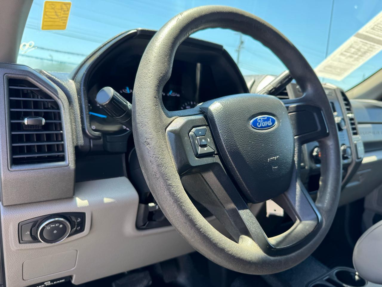 Ford F-250 SD XL Crew Cab 4WD 2018
