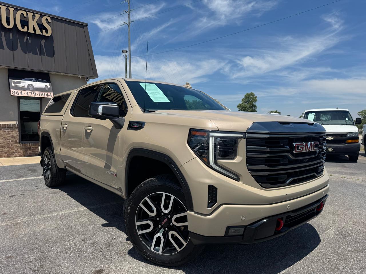 GMC Sierra 1500 AT4 Crew Cab 4WD 2023
