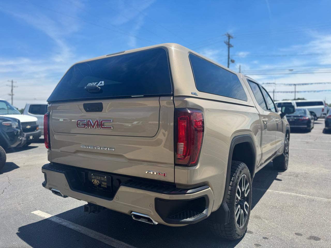 GMC Sierra 1500 AT4 Crew Cab 4WD 2023