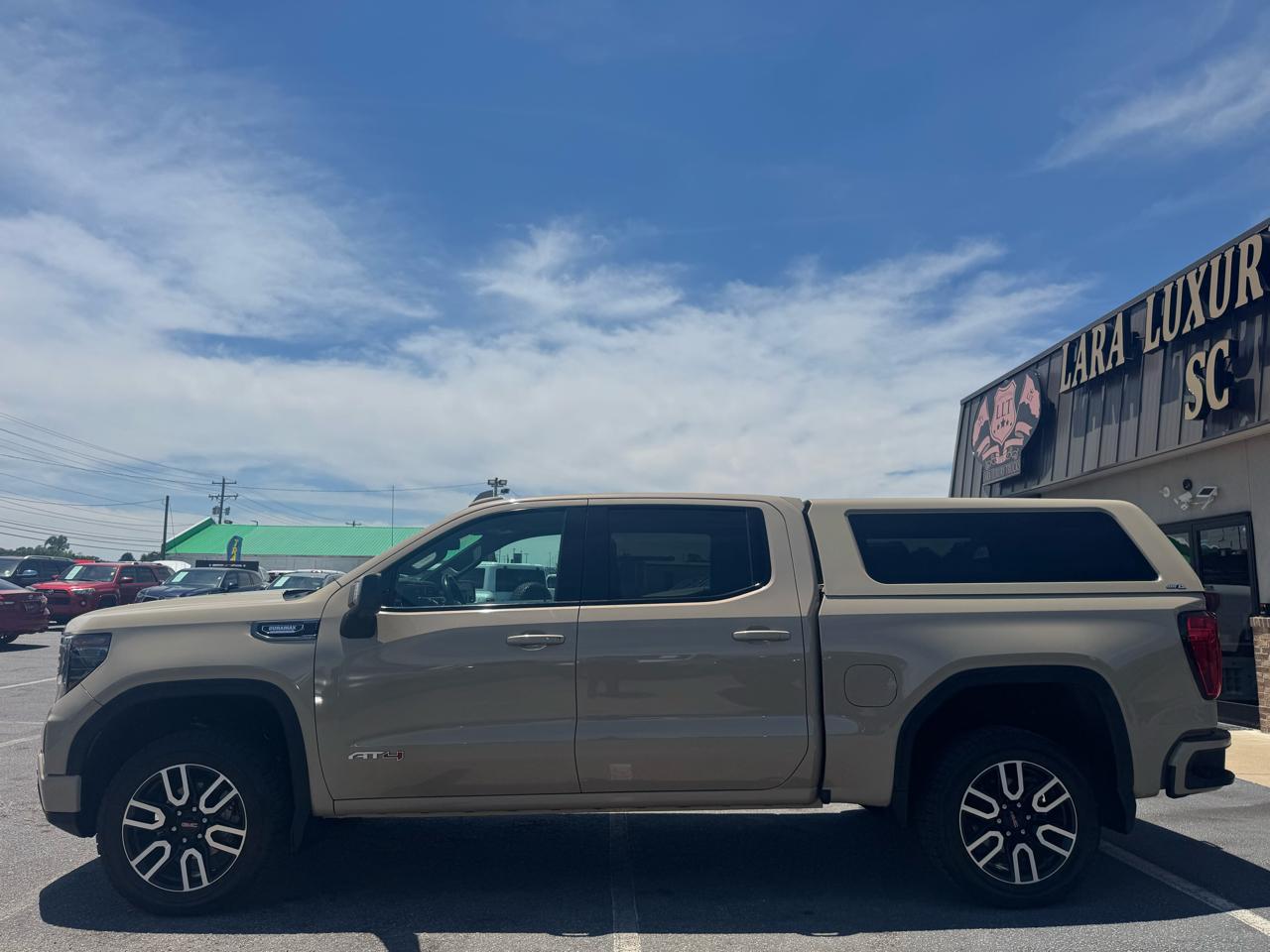 GMC Sierra 1500 AT4 Crew Cab 4WD 2023