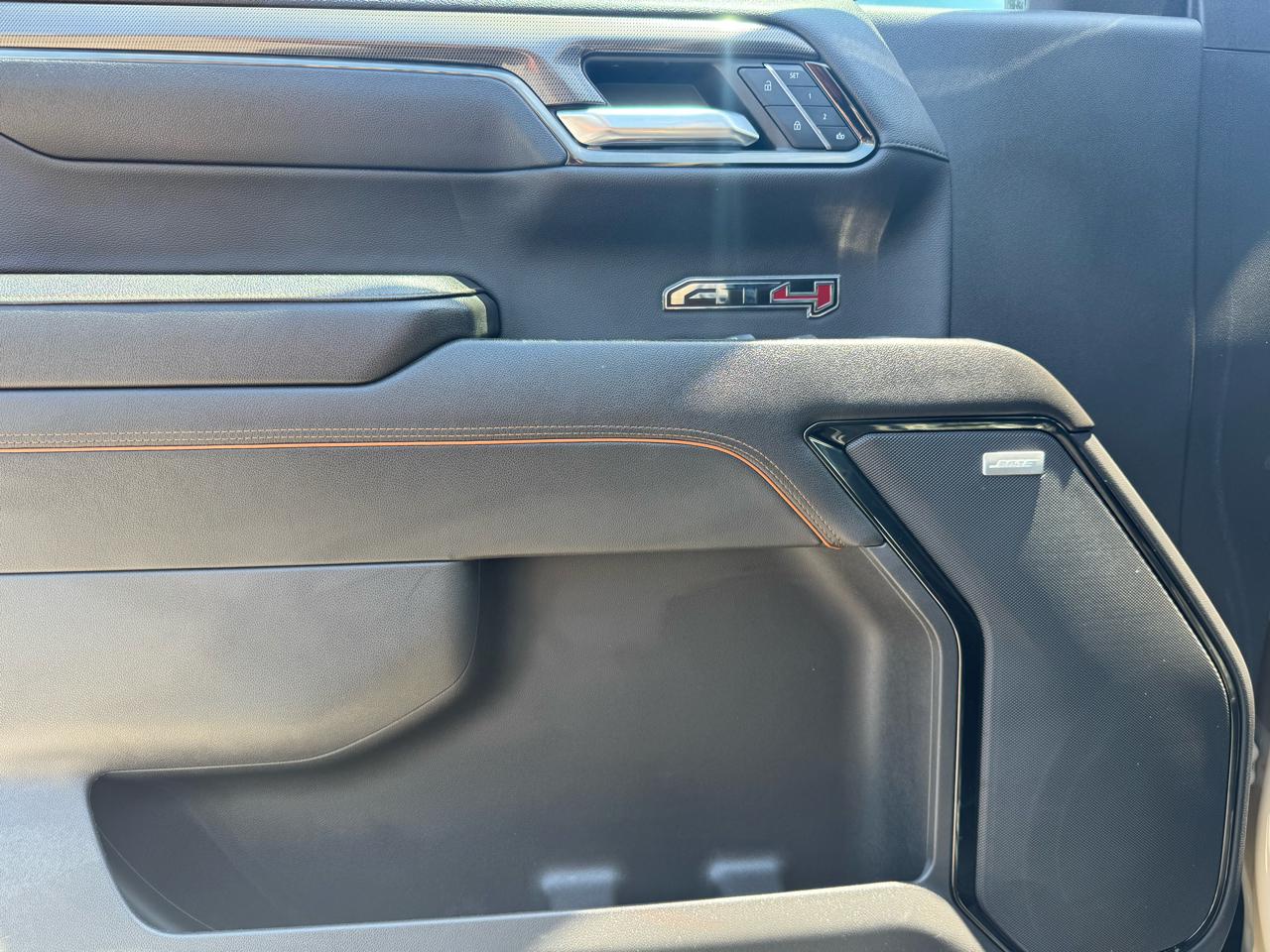 GMC Sierra 1500 AT4 Crew Cab 4WD 2023