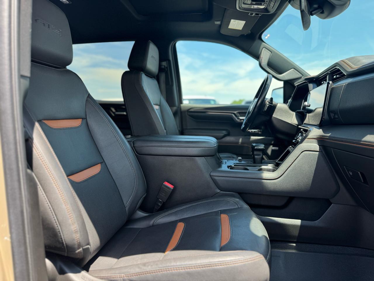 GMC Sierra 1500 AT4 Crew Cab 4WD 2023