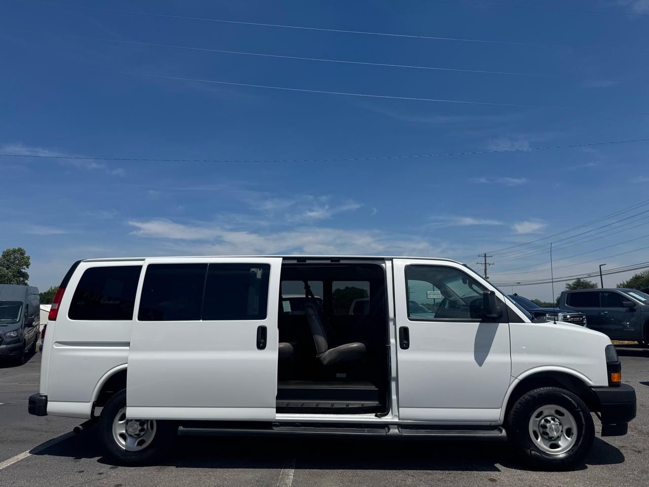Chevrolet Express LS 3500 Extended 2023