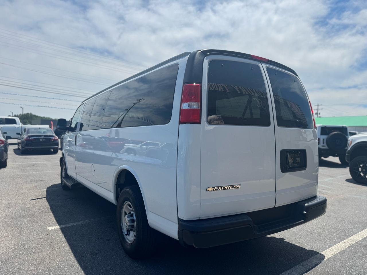 Chevrolet Express LS 3500 Extended 2023
