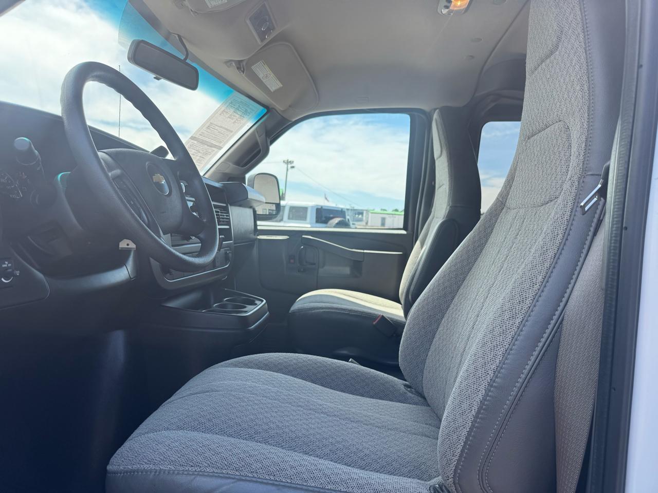 Chevrolet Express LS 3500 Extended 2023