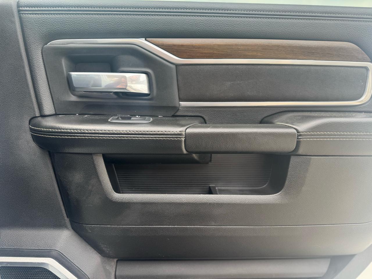 RAM 2500 Laramie Crew Cab SWB 4WD 2024