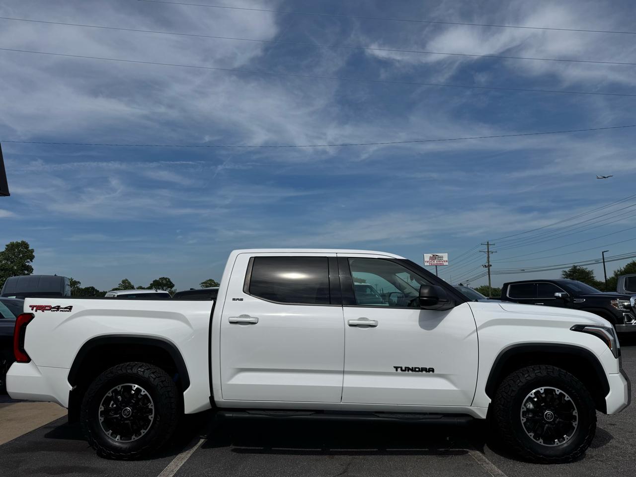 Toyota Tundra SR5 CrewMax 4WD 2022