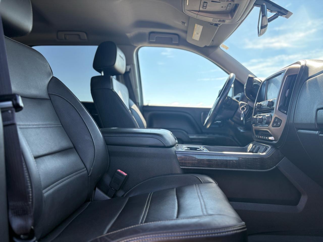 GMC Sierra 1500 Denali Crew Cab Long Box 4WD 2016