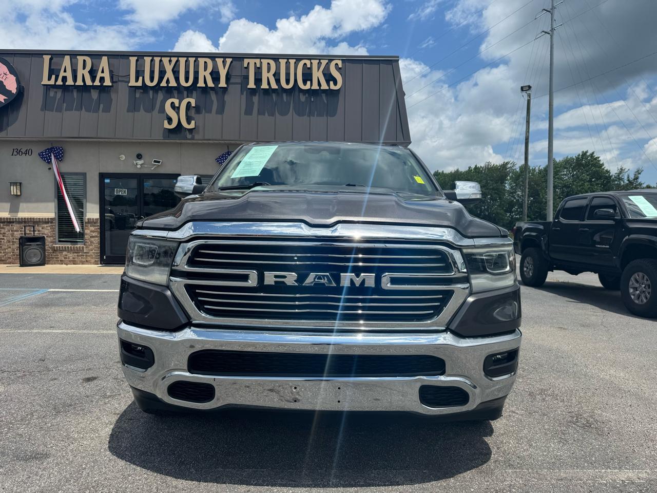 RAM 1500 Laramie Crew Cab SWB 4WD 2021