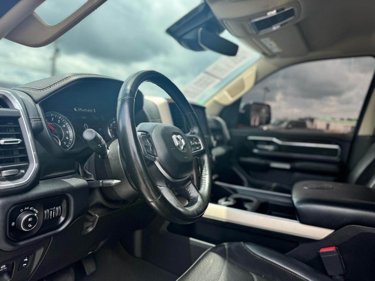 RAM 1500 Laramie Crew Cab SWB 4WD 2021