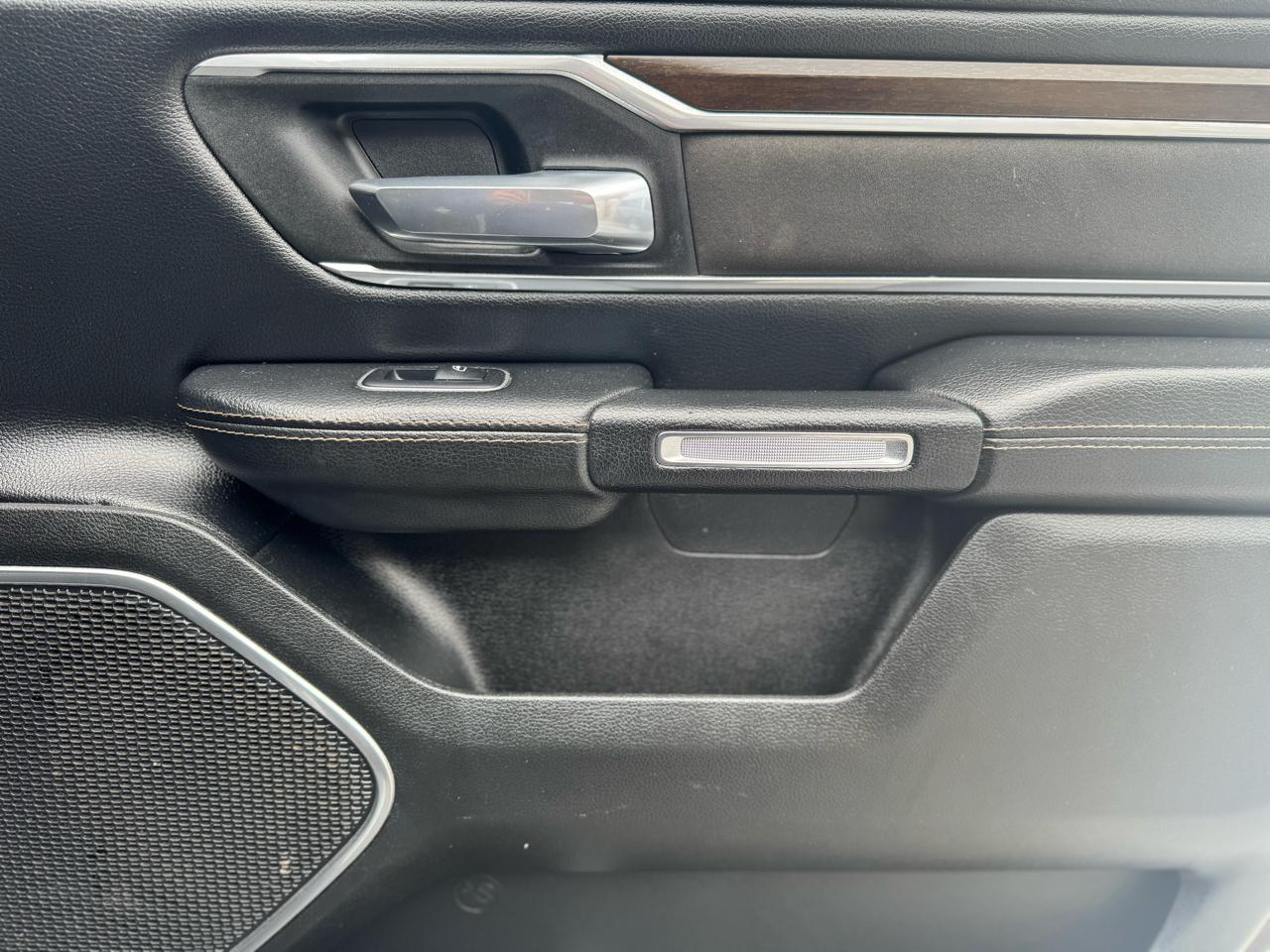 RAM 1500 Laramie Crew Cab SWB 4WD 2021