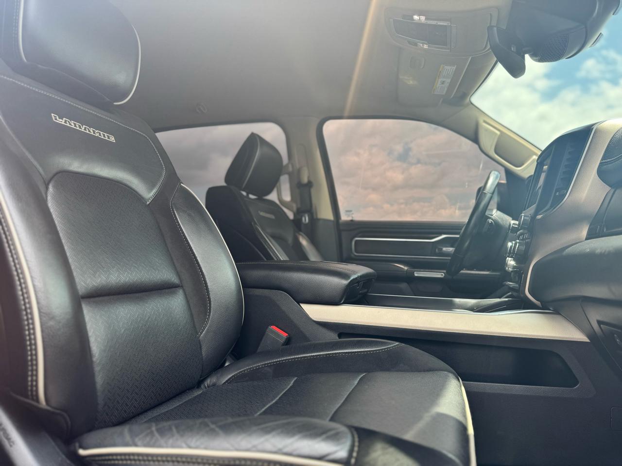 RAM 1500 Laramie Crew Cab SWB 4WD 2021