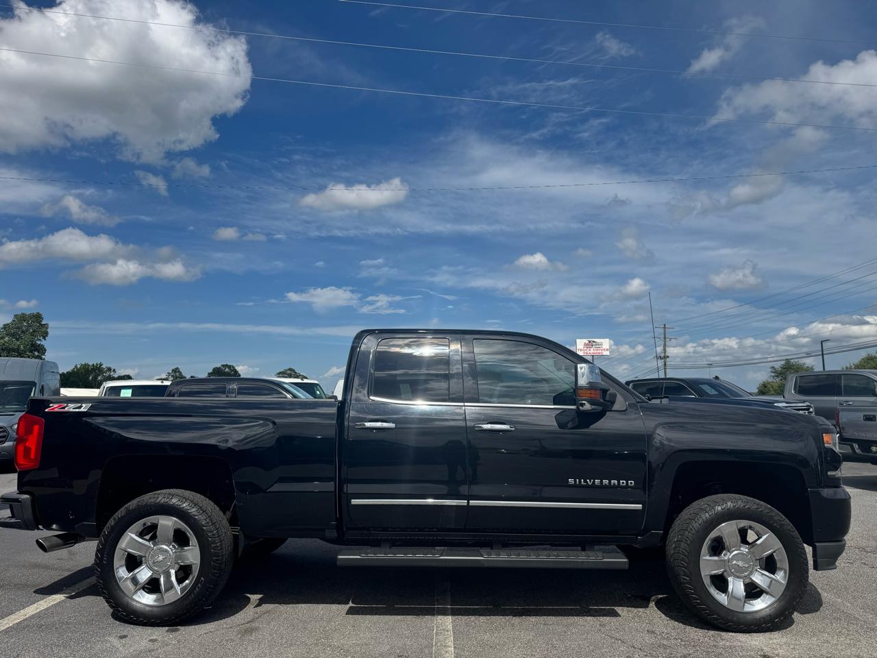 Chevrolet Silverado 1500 4WD Crew Cab 143.5" LTZ 2017