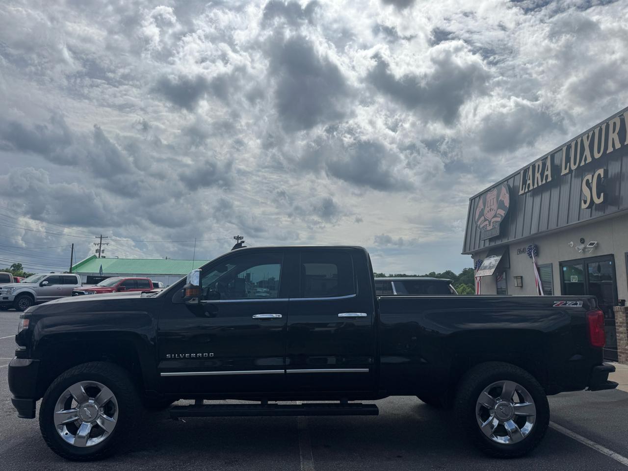 Chevrolet Silverado 1500 4WD Crew Cab 143.5" LTZ 2017