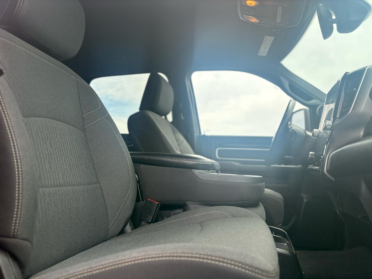 RAM 2500 Tradesman Crew Cab SWB 4WD 2024