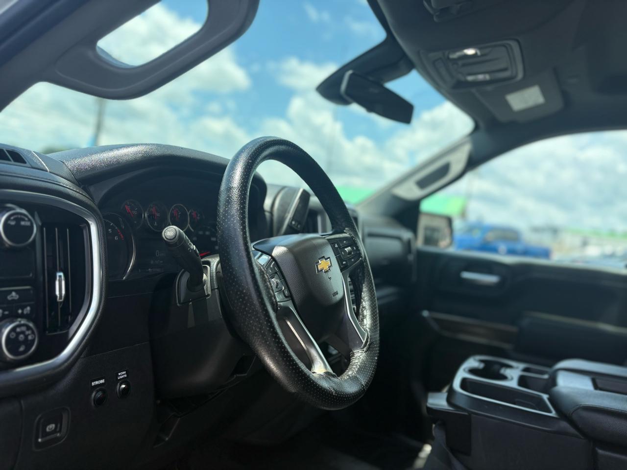 Chevrolet Silverado 1500 2WD Crew Cab 147" LT 2020