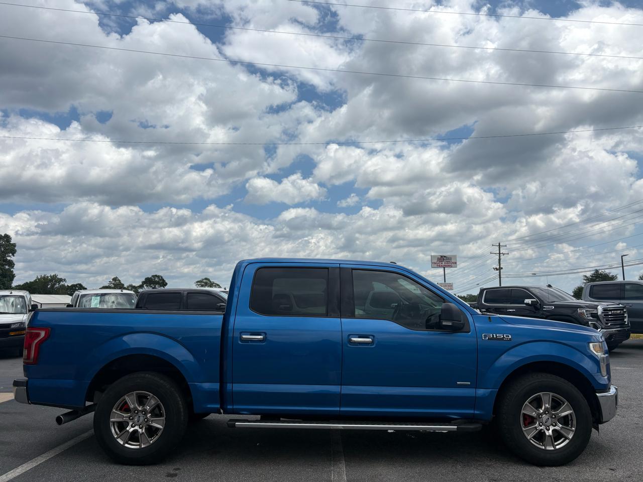 Ford F-150 2WD Reg Cab 122.5" XLT 2015