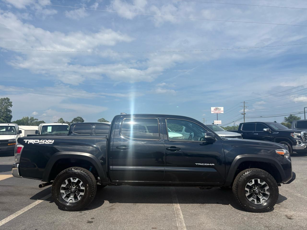 Toyota Tacoma 2WD Double Cab V6 AT TRD Off Road (Natl) 2021