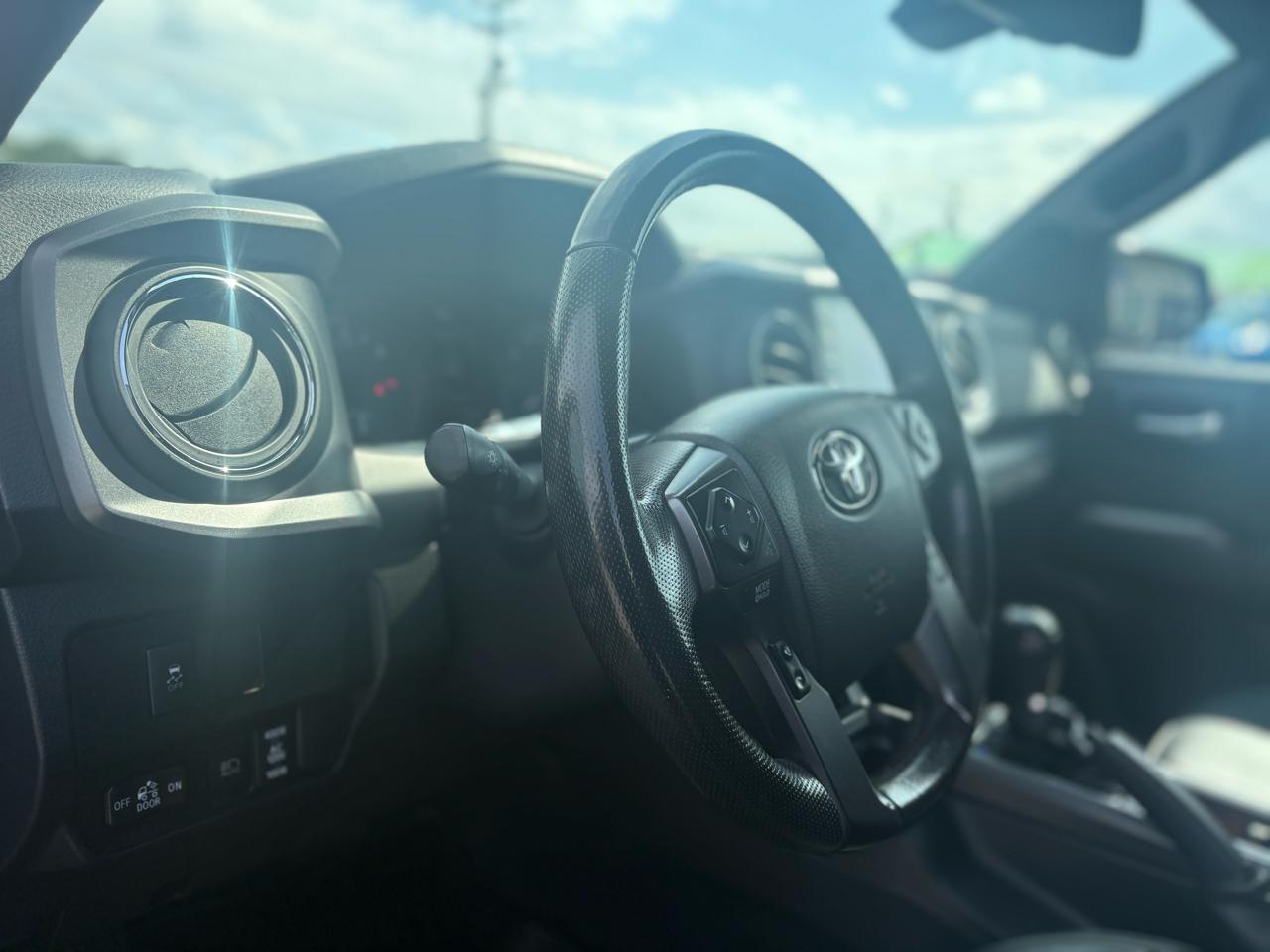 Toyota Tacoma 2WD Double Cab V6 AT TRD Off Road (Natl) 2021