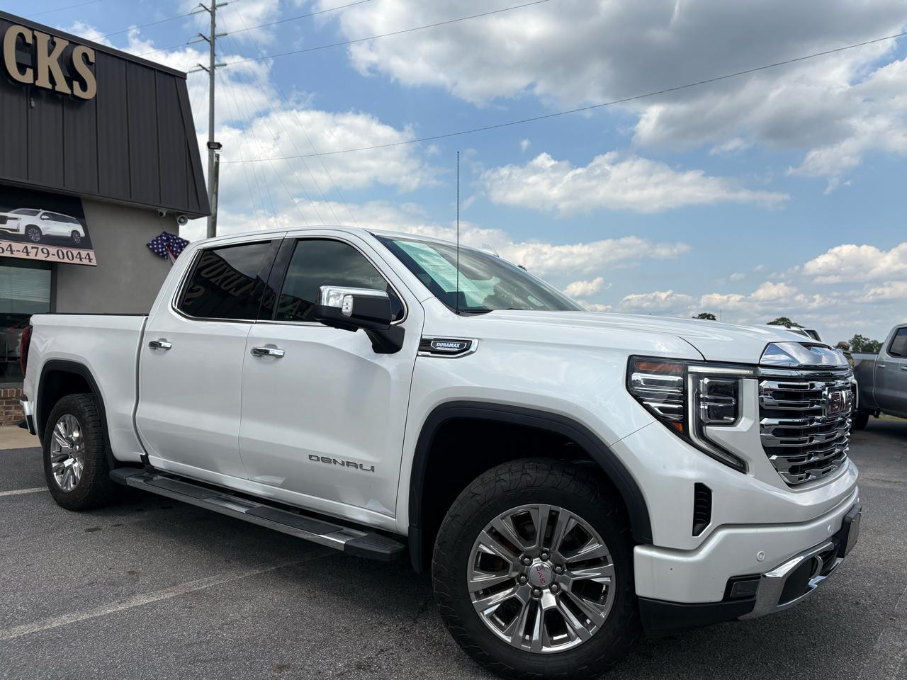 GMC Sierra 1500 Denali Crew Cab Short Box 4WD 2023