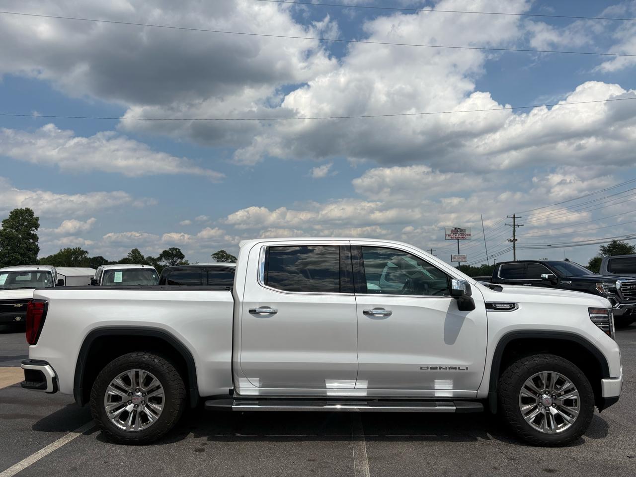 GMC Sierra 1500 Denali Crew Cab Short Box 4WD 2023