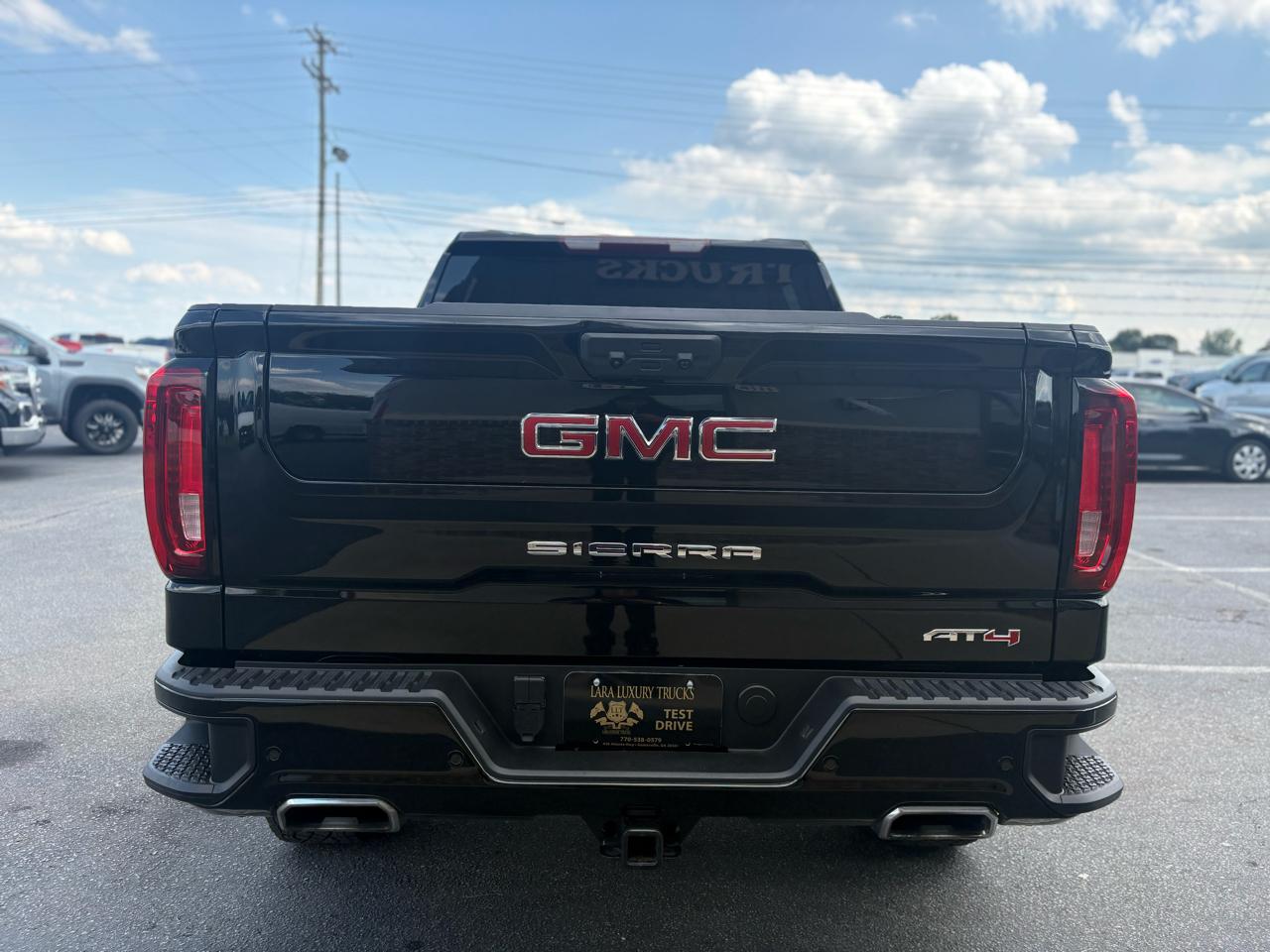 GMC Sierra 1500 AT4 Crew Cab 4WD 2025