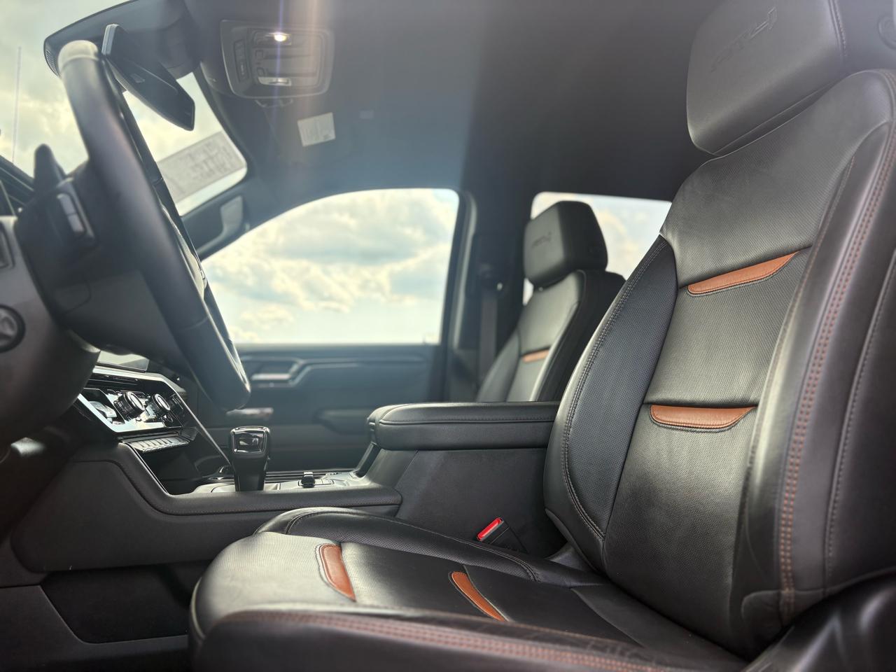 GMC Sierra 1500 AT4 Crew Cab 4WD 2025
